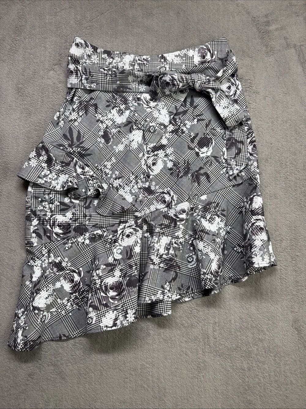 RACHEL ROY Black Gray Plaid Ruffled Skirt Size 6